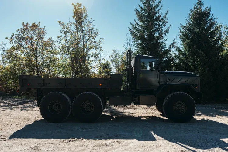 Blacked-Out Military Beast: 1999 BMY M925A2 photo 5