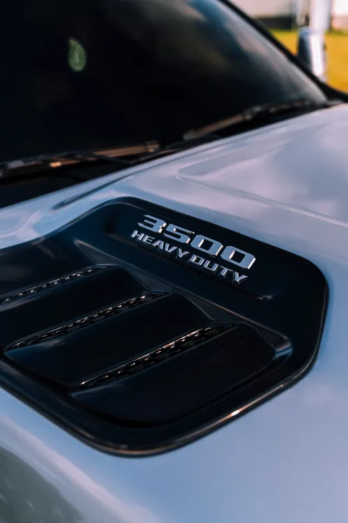 RAM 3500 Megacab photo 2