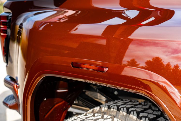 2024 GMC 3500 Denali Ultimate photo 3