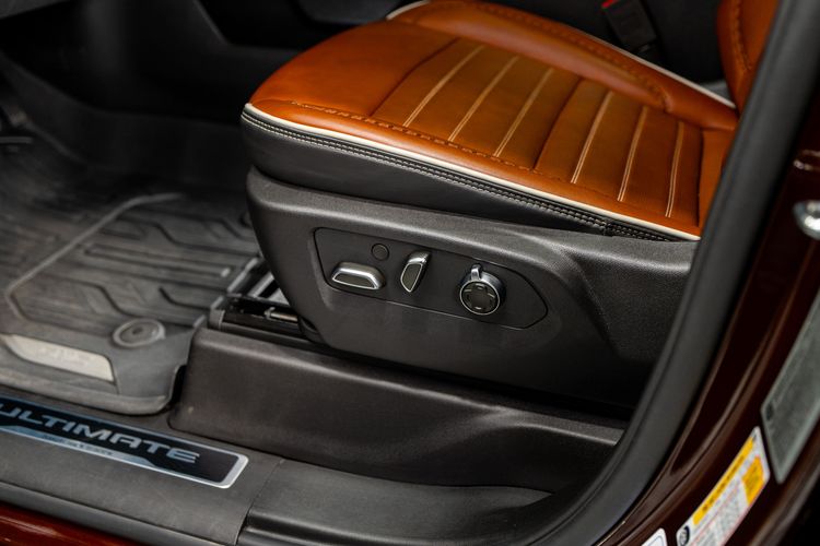 2024 GMC 3500 Denali Ultimate photo 6