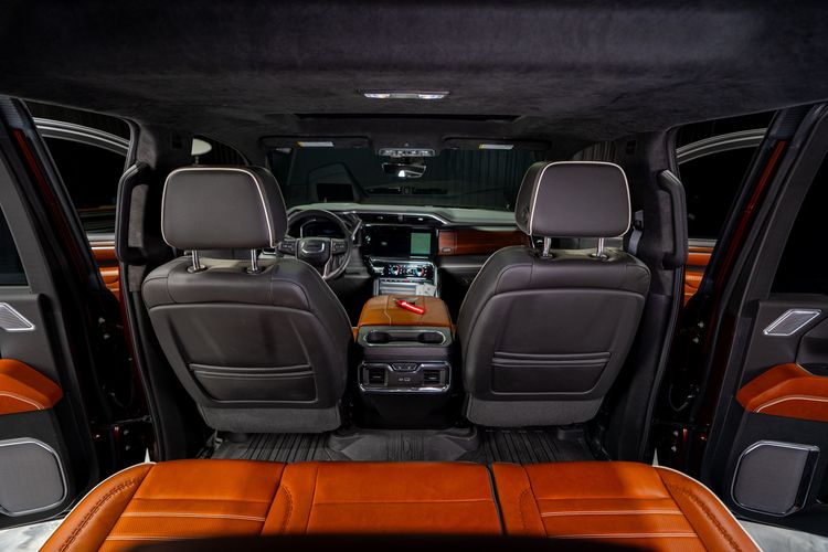 2024 GMC 3500 Denali Ultimate photo 7