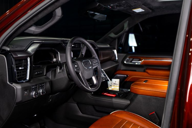 2024 GMC 3500 Denali Ultimate photo 3