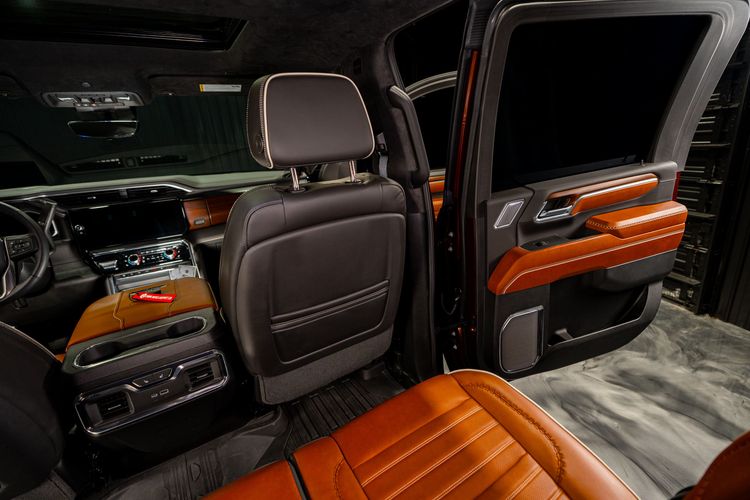 2024 GMC 3500 Denali Ultimate photo 4